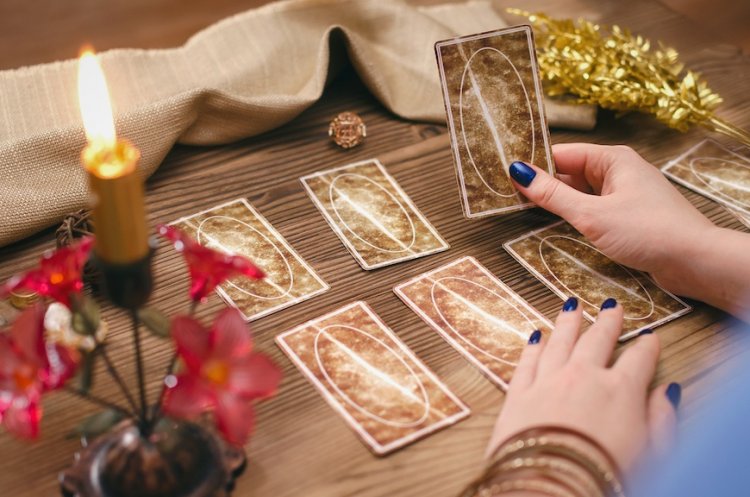 How Tarot Card Reading Works?