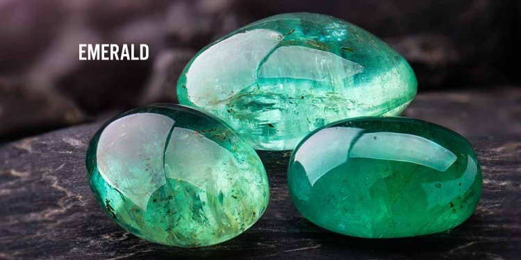 Who Should Wear the Emerald Gemstone and Who Does Not?